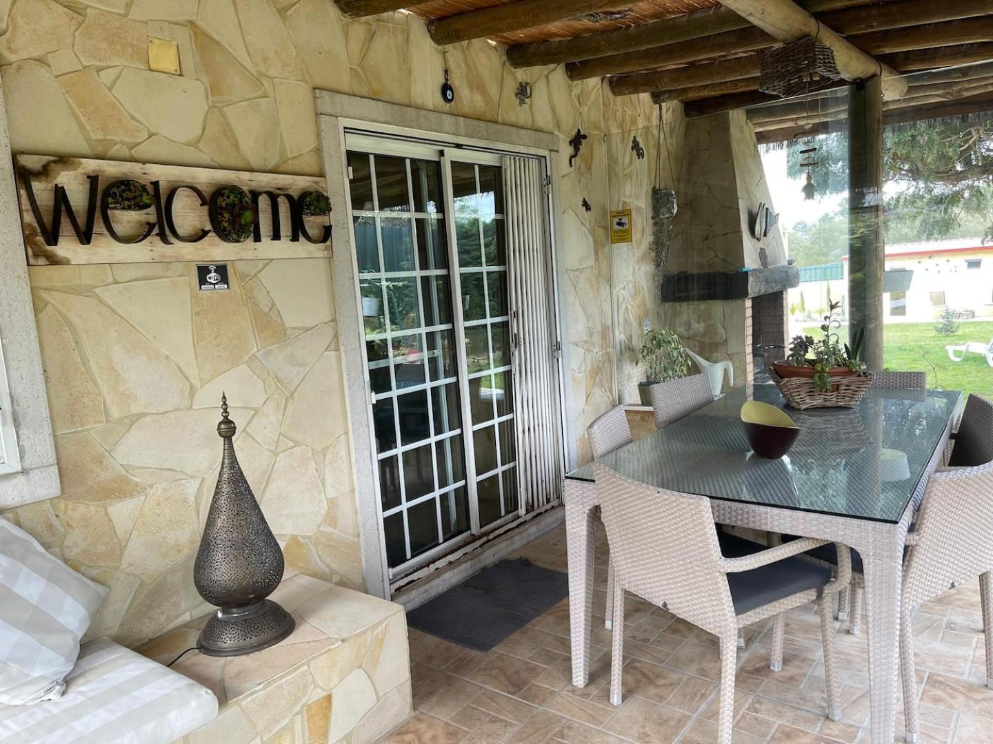 A Casa Do Lago Camarate  Экстерьер фото